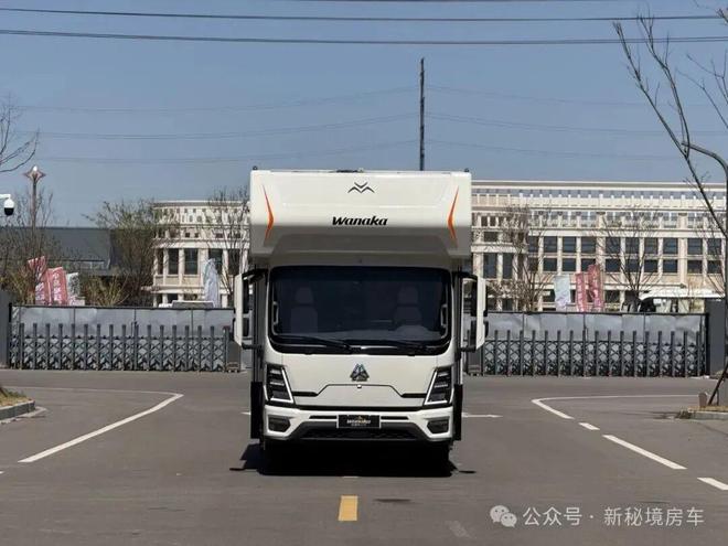 28亮相成都房车展空间配置做工接近完美ky开元棋牌自给自足的轻卡房车11月(图10)