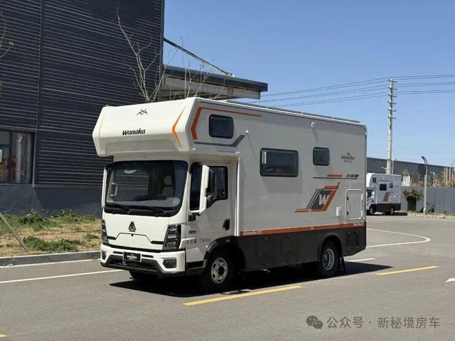 28亮相成都房车展空间配置做工接近完美ky开元棋牌自给自足的轻卡房车11月(图5)