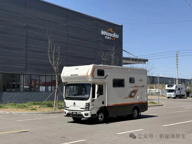 28亮相成都房车展空间配置做工接近完美ky开元棋牌自给自足的轻卡房车11月(图4)