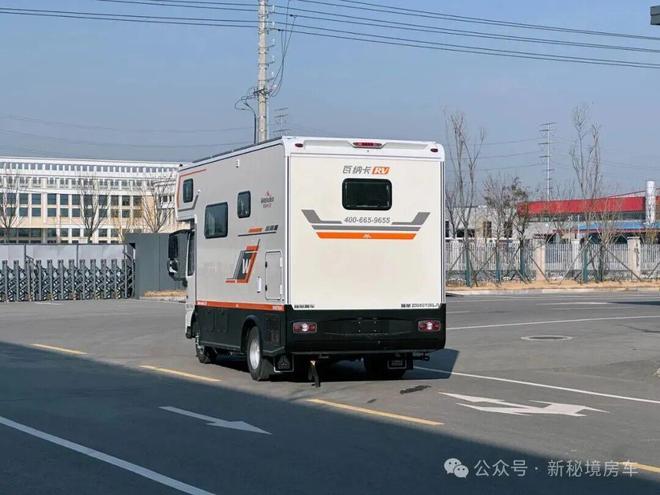 28亮相成都房车展空间配置做工接近完美ky开元棋牌自给自足的轻卡房车11月(图9)