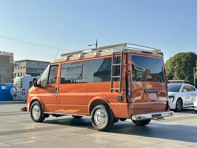 沃森威尔1917复古风款式惊艳亮相开元棋牌app江铃福顺JMC宿营车(图3)